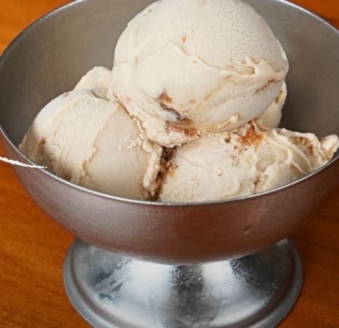 ทำไมคนเครียดถึงอยากกินไอศครีม